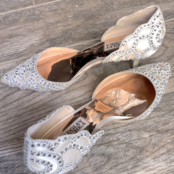 Badgley Mischka shoes. - Picture 4 of 12